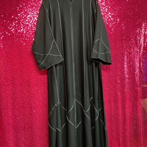 Elegant Black Kaftan with White Stitching
